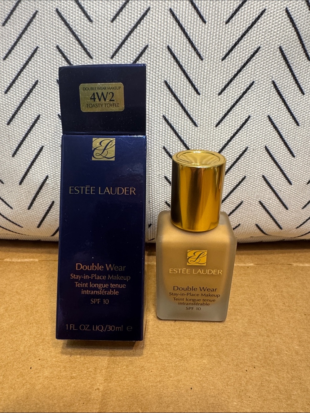 Estee Lauder Double Wear Foundation 4W2 Toasty Toffee - Navy & Gold Packaging
